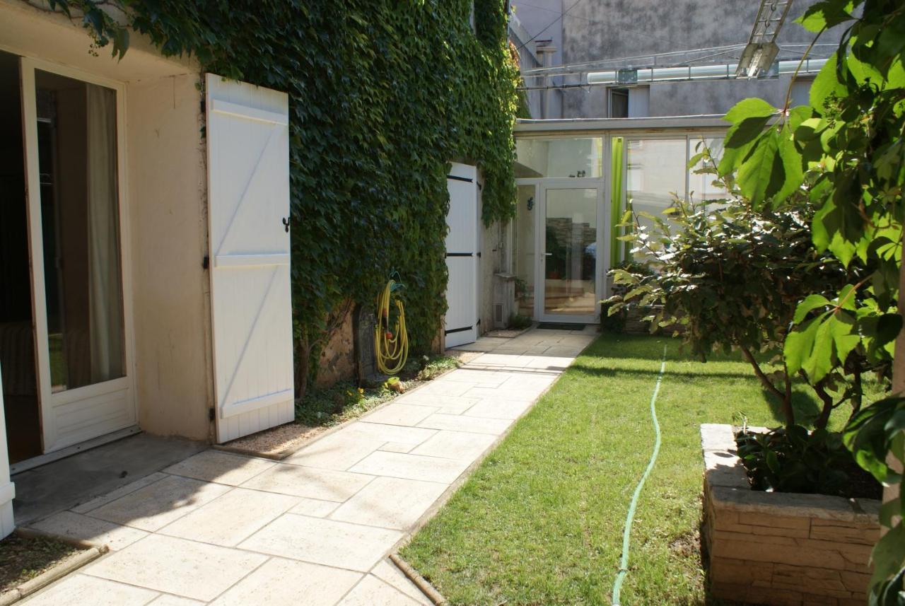 Spacieuse Maison De Village Climatisee Avec Jardin Patio Bessan Exterior photo