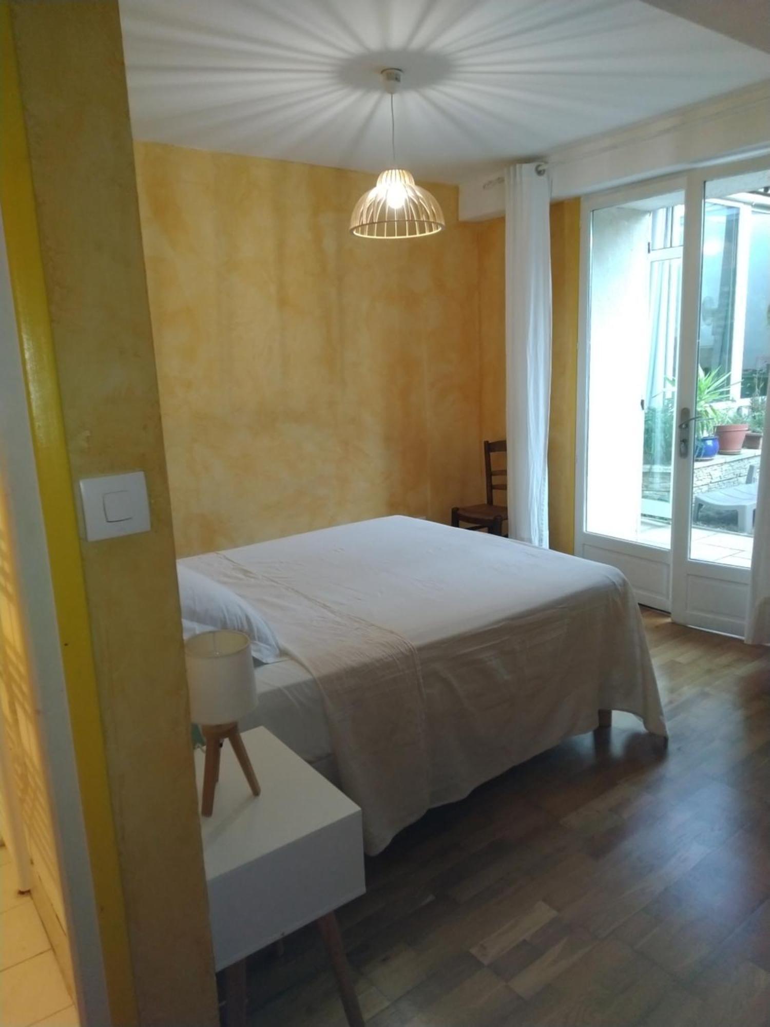 Spacieuse Maison De Village Climatisee Avec Jardin Patio Bessan Exterior photo